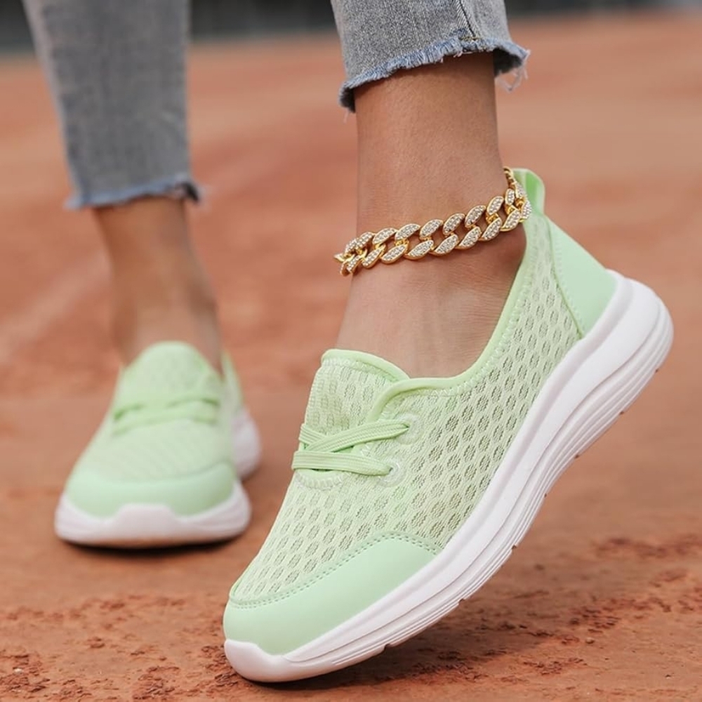 Women's Lightweight Soft Sole Mesh Comfort Tennis/Walking Shoe Lime Sz 39/8 NWOT